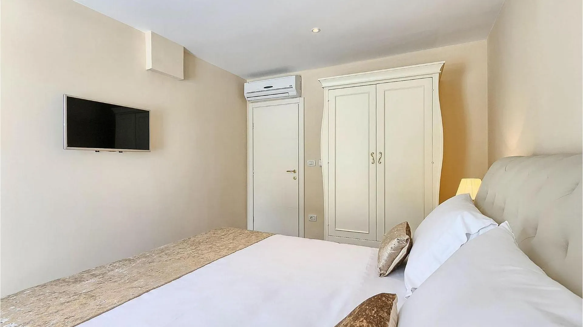 Villa Ema Porec 0*,  Croatia